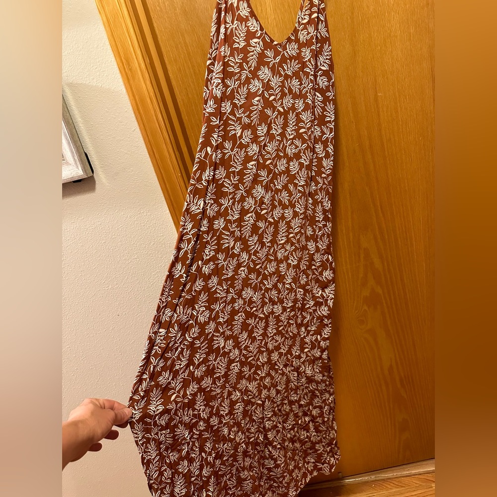 M/L floral mid calf strappy dress